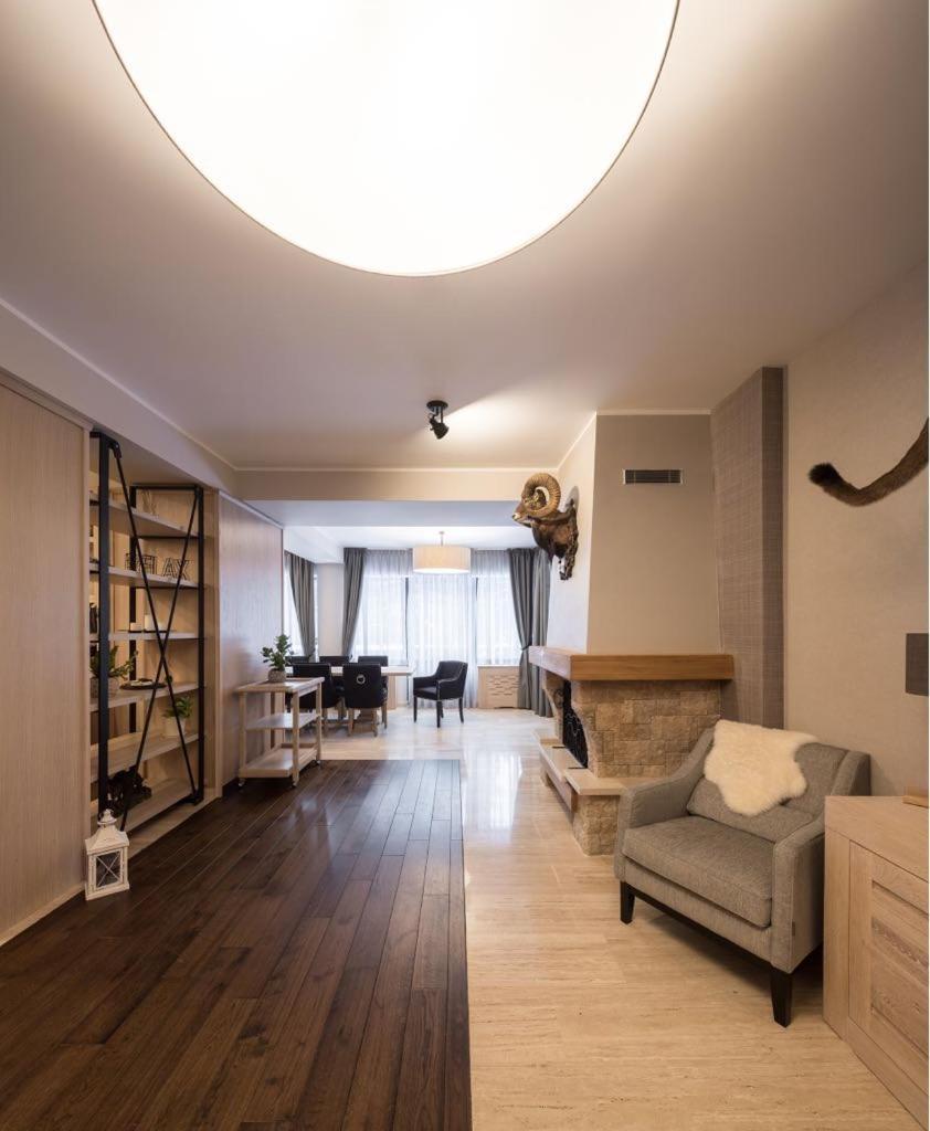 Chalet Alpina Moroeni Εξωτερικό φωτογραφία